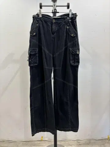 Euro 00s stitch design cargo pants