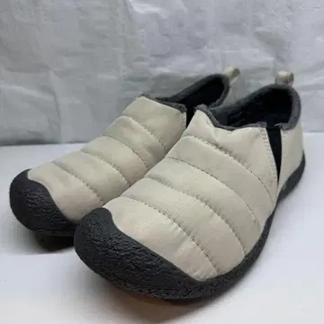266* KEEN 킨 하우저2 25.5cm 화이트 경량 따뜻한