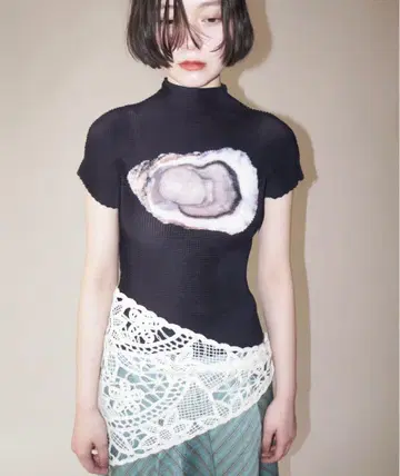 musubore pleatsed print tops