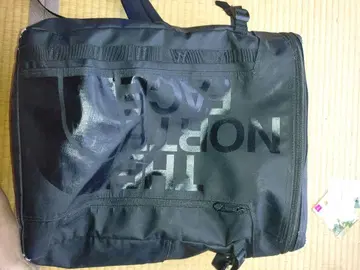 노스페이스 백팩 저가 이만 정도, 작은 흠집 약간 있음
