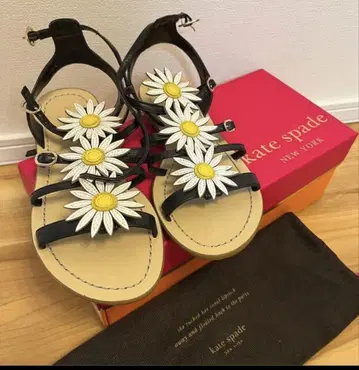 kate spade 꽃 모티브 샌들 5M
