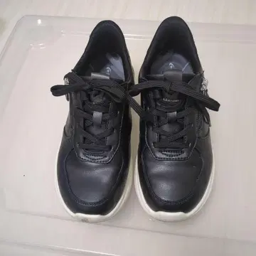 문스타 블랙 가죽 스니커즈 22.5cm