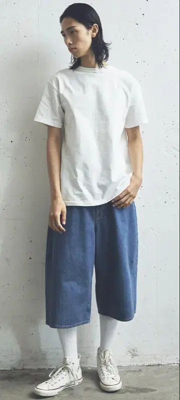 [ KURO ] WIDE SPREAD CROPPED SHORTS