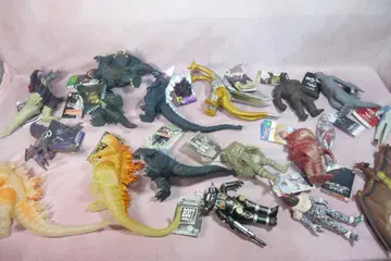고질라 가메라 울트라 괴수 택 포함 소프트 비닐 18체