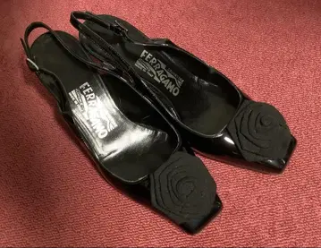 FERRAGAMO 블랙 슬링백 신발