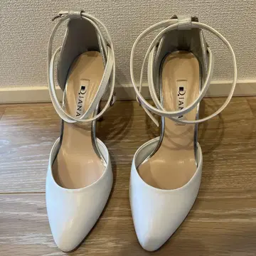 다이애나 화이트 하이힐 22.5cm