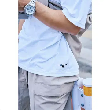 미즈노 화이트 T셔츠 로고