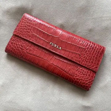 FURLA 빨간색 크로커다일풍 장지갑