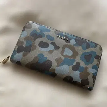 FURLA 카모 패턴 장지갑
