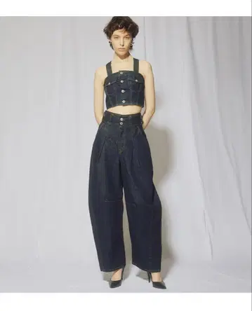 atelier SOMETHING 커브 데님 팬츠