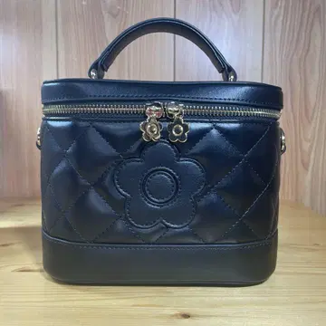 MARYQUANT 데이지 패치 퀼트 베니티 2WAY 숄더