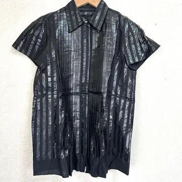 sacai 사카이 블랙 스트라이프 플리츠 반팔 셔츠