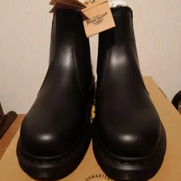 Dr. Martens 블랙 첼시 부츠 미사용 새상품