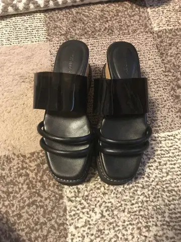 AZUL by moussy 블랙 플랫 샌들 (s size)