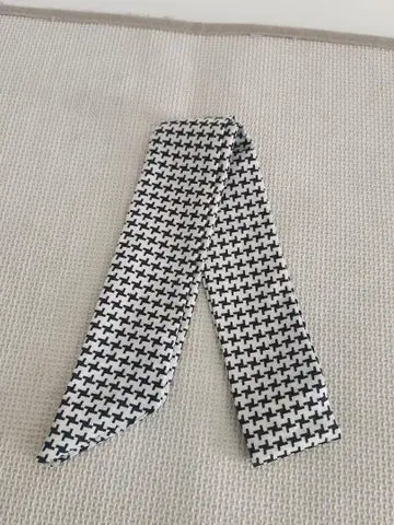 스카프 화이트 블랙