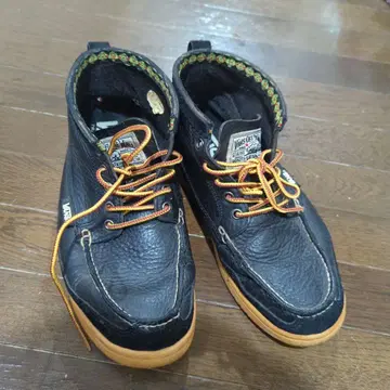 VANS 스니커즈