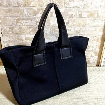 새상품급 미사용급 kawakawa 카와카와 토트백 L WET 블랙