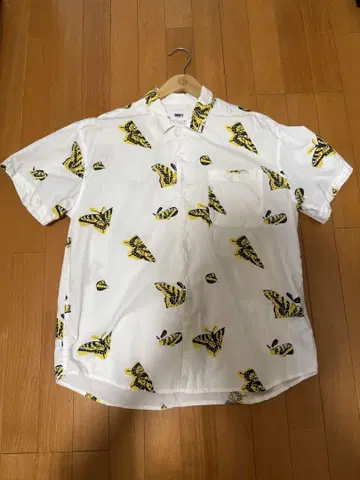 OBEY 나비 프린트 반팔 셔츠