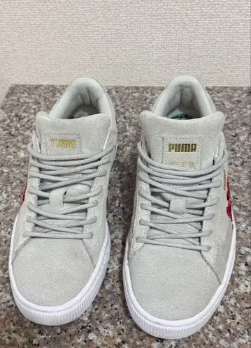 PUMA 꽃무늬 자수 스니커즈 그레이