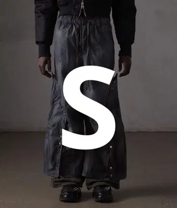 [GRANCY] 버튼 레이어드 디자인 나일론 팬츠 그레이