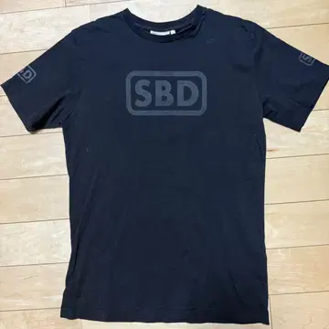 SBD 블랙 x 블랙 티셔츠