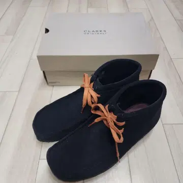 Clarks 왈라비