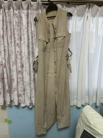 그레디 브릴리언트 베이지 슬리브리스 사파리 원피스