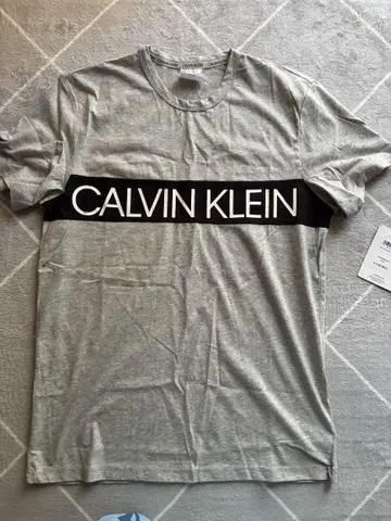CALVIN KLEIN 그레이 T셔츠