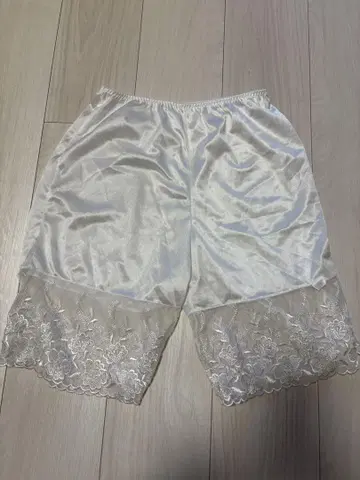 세모아 브라이덜 이너 플레어 팬츠 M