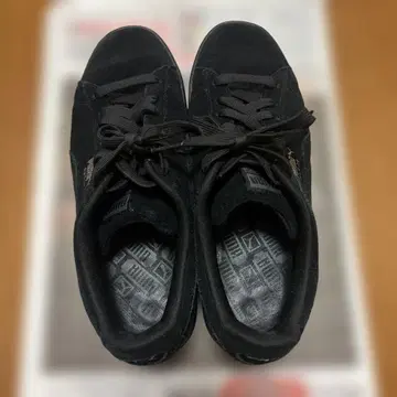 Puma Suede 블랙 스니커즈