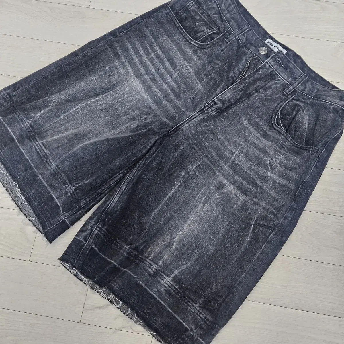 【BAON】[unisex] Pchu Washing Denim Bermuda Pants Layer Washed Denim Bermuda Pants [Washed Black] L on Bunjang