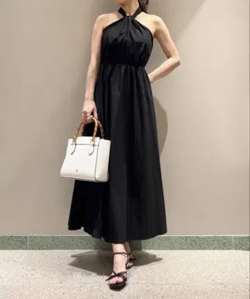 snidel 홀터넥 플레어 원피스