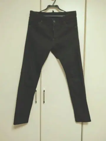DSQUARED2 블랙 스키니 청바지