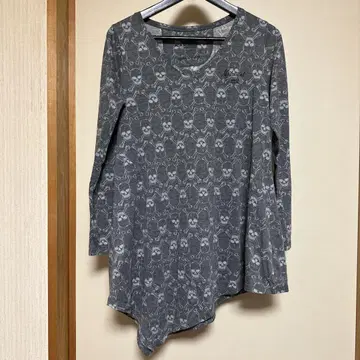 980 AZUL BY MOUSSY 스컬 패턴 긴팔 T셔츠