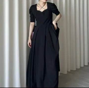 Ameri SEERSUCKER VOLUME HEM DRESS 블랙 원피스