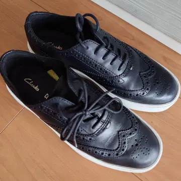 Clarks 클락스 윙팁 스니커즈 블랙