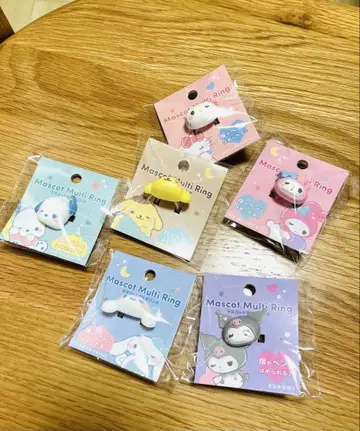 헬로키티 칫솔 스탠드 & 마스코트 멀티링 세트