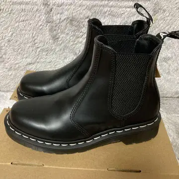 Dr. Martens 블랙 사이드 고어 부츠 2976 WS