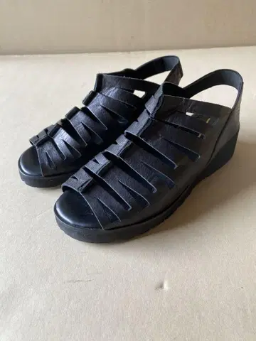 센소유니코 자이우 샌들 23cm 블랙