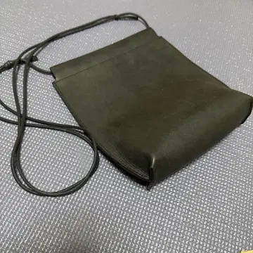 천연 가죽 블랙 미니 숄더백 심플