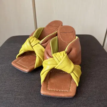 새상품급 MANA 샌들 23cm
