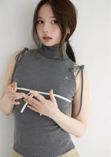 andmary Adele ribbon tank gray