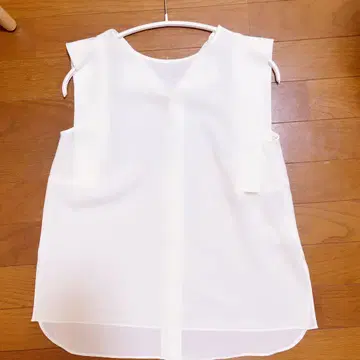 [완판템] 핑키앤다이안 화이트 슬리브리스 셔츠