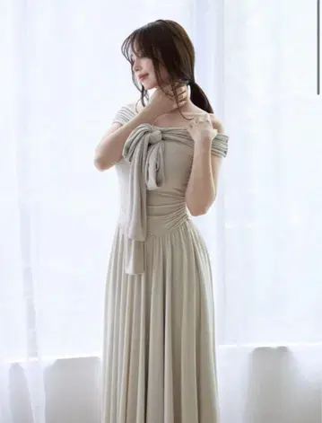 andmary Orga offshoulder dress beige
