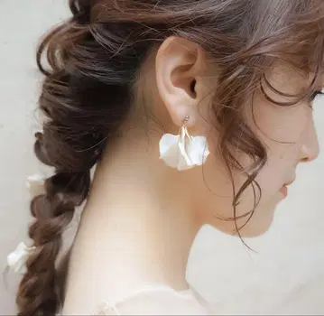 브라이덜 액세서리 flower petal earrings