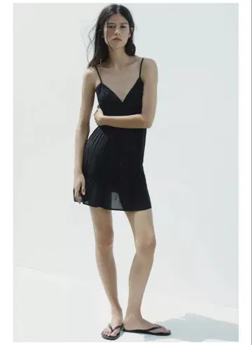 Zara 자수 숏 원피스