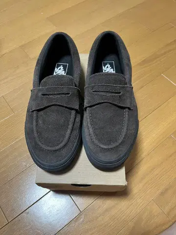 반스 로퍼 브라운