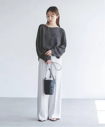 [미사용 새상품] NOBLE 페이퍼 얀 카노코 Back V 풀오버 그레이
