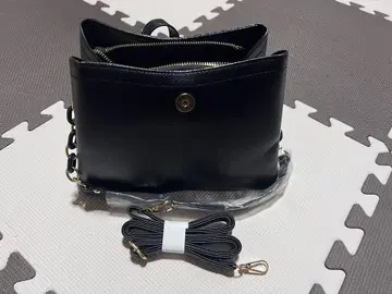 [여성용] 블랙 가죽 숄더백