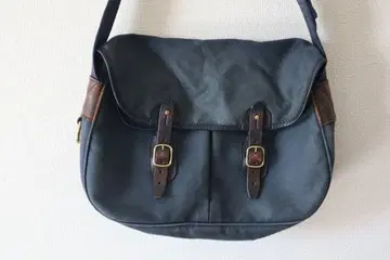 BRADY ARIEL TROUT LARGE NAVY BROWN